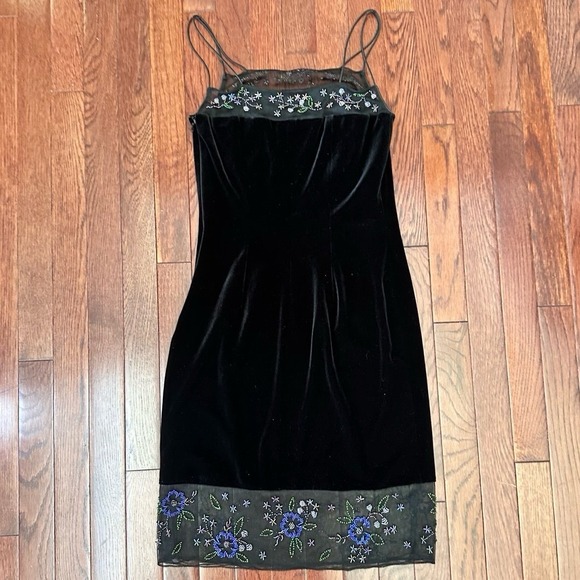 Rimini Dresses & Skirts - Rimini by Show Black Velour Beaded Floral Feminine Y2K Cocktail Dress Size 2